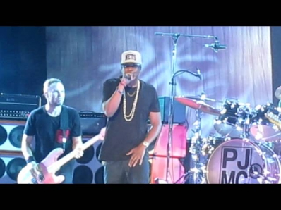Pearl Jam & Jay-Z- 99 Problems and the beginning Rockin' In The Free World@ Made In America Festival