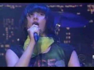 Yeah Yeah Yeahs - Date With The Night (Live Letterman)