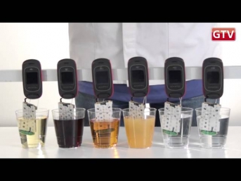 Краш-тест: Hi-Testing - эксперимент с телефоном и жидкостями