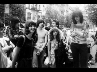 Ramones - I Wasn't Looking For Love (Pleasant Dreams Demo, 1981 - rare track)