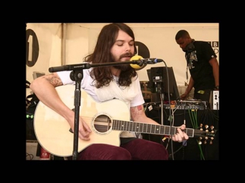 Biffy Clyro - You Shook Me All Night Long (AC/DC Cover) [Acoustic]