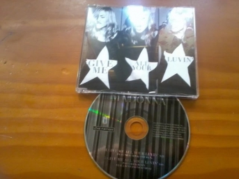 Unboxing: Madonna - Give Me All Your Luvin' (featuring Nicki Minaj & M.I.A.) (Single)