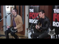 Arctic Monkeys - Do I Wanna Know ? - Acoustic @ Fox Uninvited Guest 2013