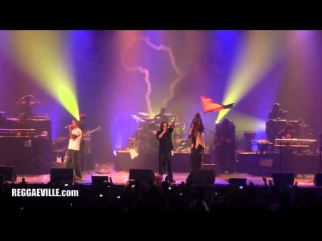 Damian Marley & Nas - Africa Must Wake Up in Paris, France 4/5/2011
