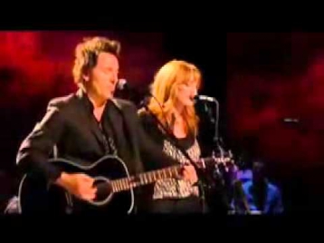 Bruce Springsteen - Brilliant disguise (with Introduction).flv