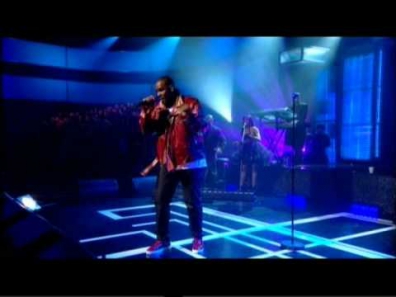 R. Kelly performing I Believe I Can Fly on Jools Holland May 6th 2011